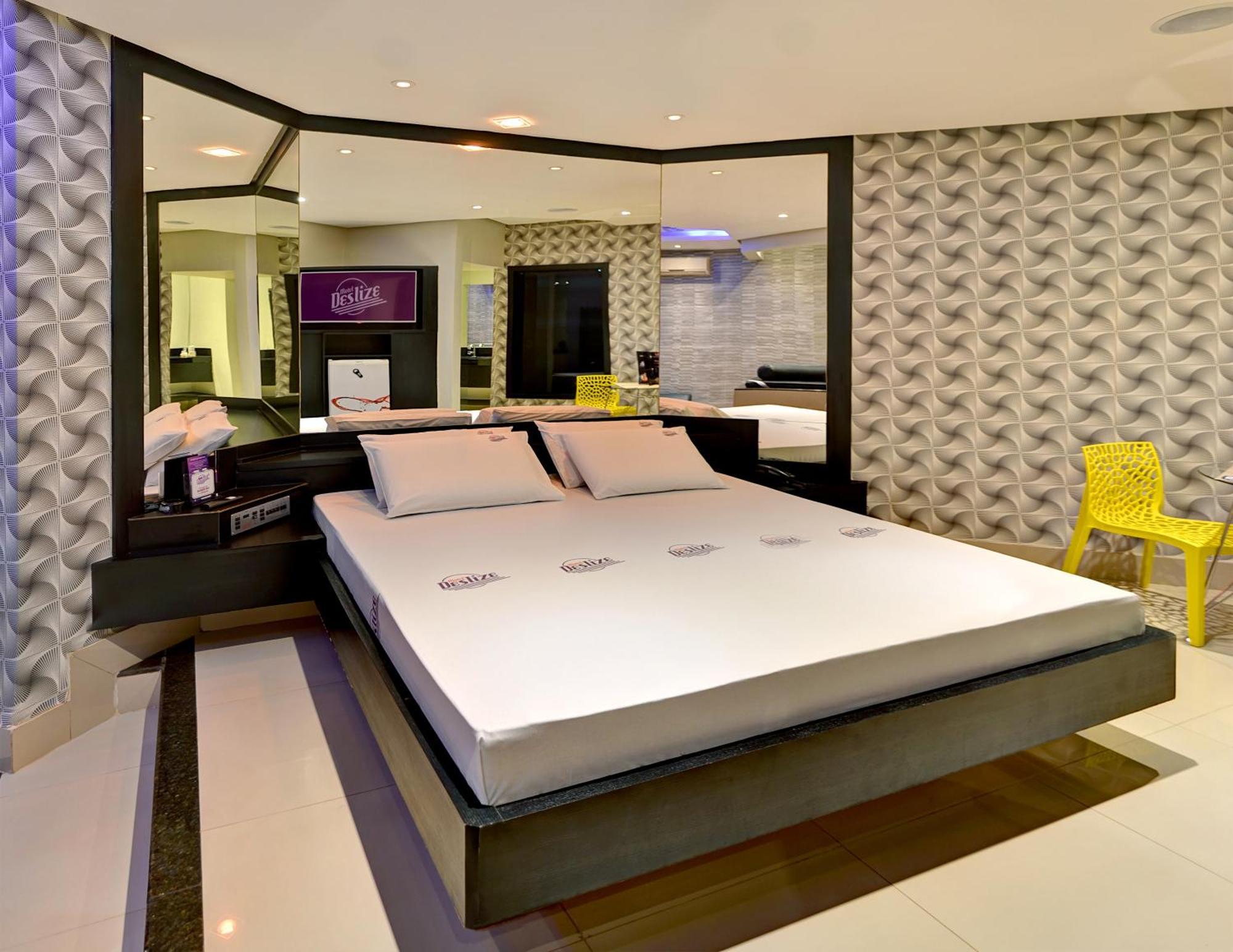 Deslize Motel 4 อูเบร์ลังเจีย ภายนอก รูปภาพ